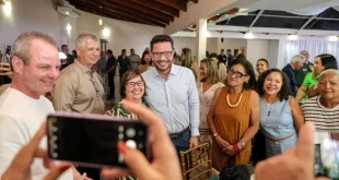 Gladson Camelí e servidores comemoram 50 anos da Emater