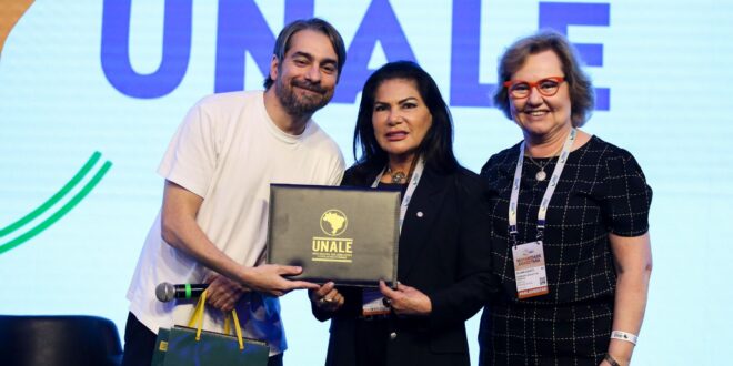 Deputada Antonia Sales é reconduzida a cargos no Parlamento Amazônico e na Unale