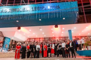 Aleac celebra espírito natalino com apresentação do Coral Comunitário