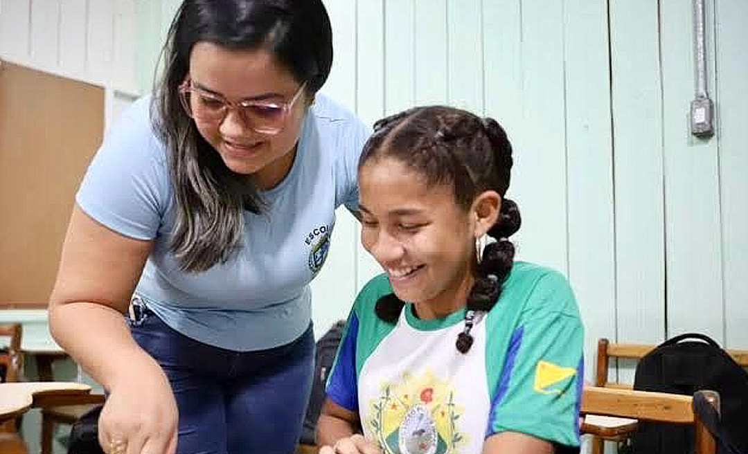 Servidores da Educação recebem nesta segunda, 15, pagamento do prêmio de desempenho