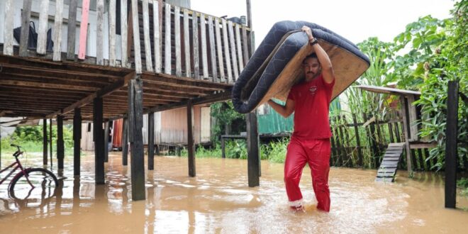 Rio Acre registra elevação de quase 3m em 24 horas
