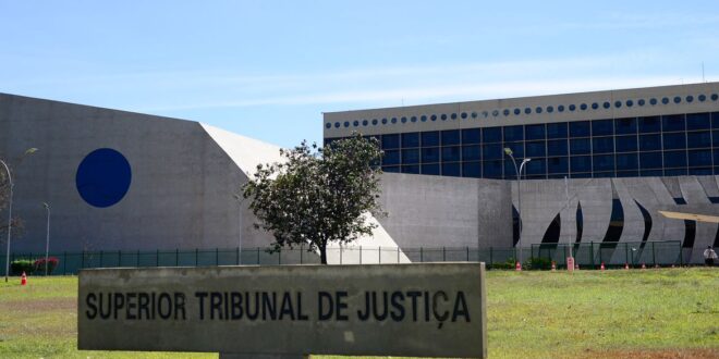 Relatora no STJ vota por condenar governador do Acre a 25 anos de reclusão. Gladson diz que confia na justiça