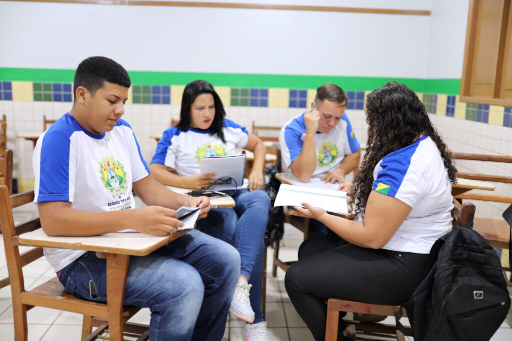 Matrículas para a Educação de Jovens e Adultos 2026 seguem abertas até fevereiro na rede estadual