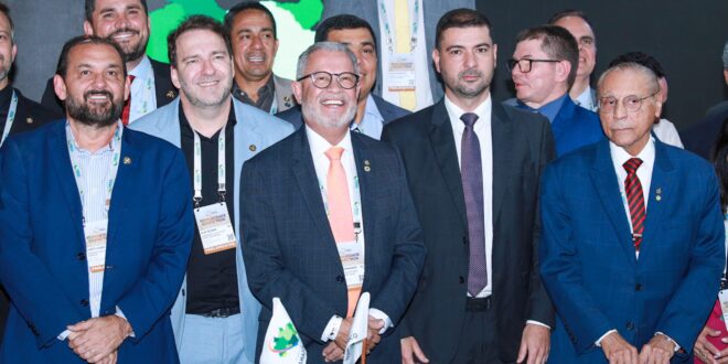 ALEAC mostra força na UNALE e Afonso Fernandes assume o Parlamento Amazônico