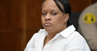 Mulher mata enfermeira com 17 facadas para roubar dinheiro para pagar viagem da filha