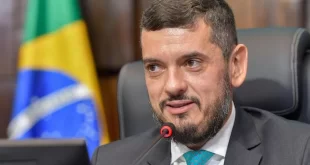 Moraes afasta Bacellar e impõe tornozeleira após decisão da Alerj