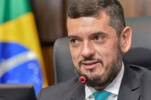 Moraes afasta Bacellar e impõe tornozeleira após decisão da Alerj