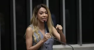 CCJ do Senado aprova fim da escala 6x1 e prevê jornada de 36h semanais