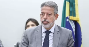 Motta desagrada a todos: Lira dispara crítica contra Hugo Motta e diz “está uma esculhambação”