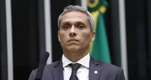 PF indicia Gustavo Gayer acusado de desvio da cota parlamentar