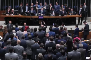 À nação brasileira: Câmara vem numa escalada de práticas incompatíveis com a democracia