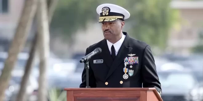 Almirante estadunidense que liderava tropas dos EUA na América Latina renuncia ao cargo