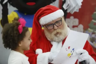 Correios já disponibilizam cartinhas para quem deseja presentear uma criança neste Natal