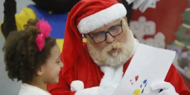 Correios já disponibilizam cartinhas para quem deseja presentear uma criança neste Natal