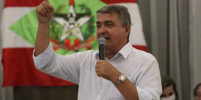 Hipocrisia: deputado de SC que criticou cotas para “viados” foi flagrado em a motel com menino de 14 anos