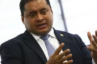 Fraude do INSS: PF faz buscas na casa do senador Weverton Rocha