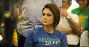 Aliados acusam Michelle de construir projeto paralelo ao bolsonarismo