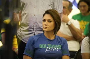 Aliados acusam Michelle de construir projeto paralelo ao bolsonarismo