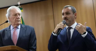 PF demite Anderson Torres e Ramagem após decisão do STF