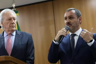 PF demite Anderson Torres e Ramagem após decisão do STF