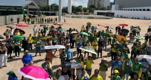 Ato pró-Bolsonaro reúne poucos, e ameaça de convulsão social não se cumpre