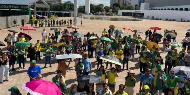 Ato pró-Bolsonaro reúne poucos, e ameaça de convulsão social não se cumpre