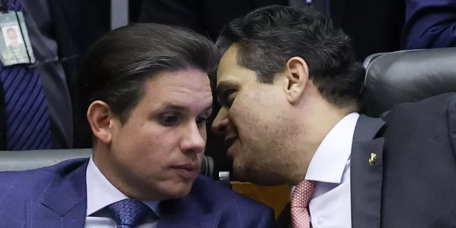 Solidariedade criminosa: Motta burlou Constituição para blindar bolsonaristas foragidos
