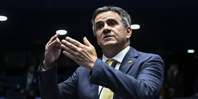 Ciro Nogueira tenta conter debandada na federação União–PP e reorganizar palanque para 2026