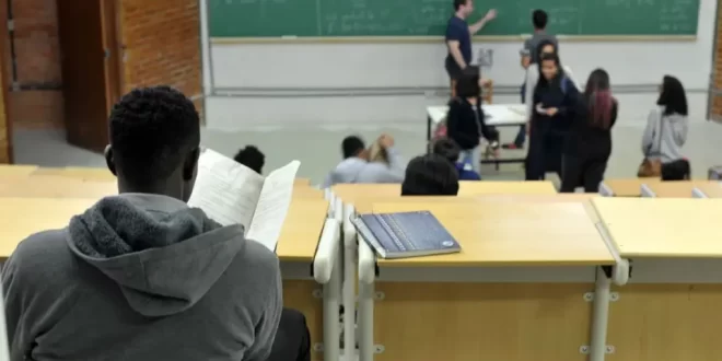 Violência e censura afetam nove em cada dez professores brasileiros