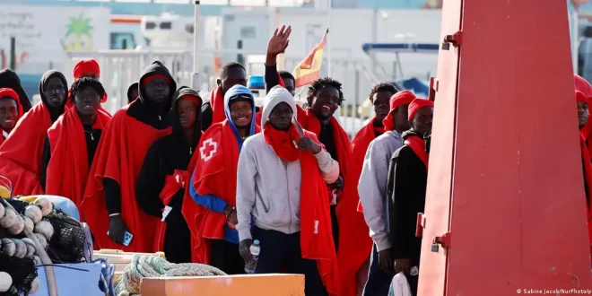 União Europeia endurece política migratória e cria centros de deportação