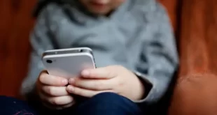 Austrália proíbe redes sociais para menores de 16 anos
