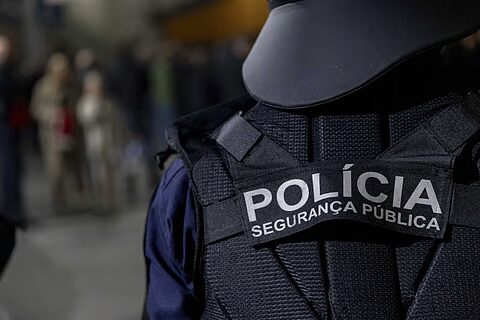 Policiais são presos por traficar imigrantes e submetê-los a exploração semisservil em latifúndio