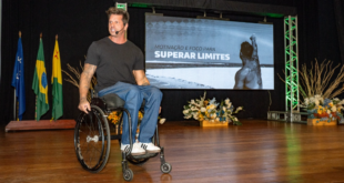 Com história de superação, palestra de Fernando Fernandes é sucesso de público em Cruzeiro do Sul