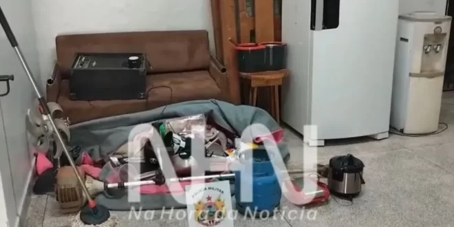 violencia em rio branco, Incêndio criminoso atribuído a facção leva PMs do 2º Batalhão a recuperar bens furtados no Belo Jardim II, em Rio Branco