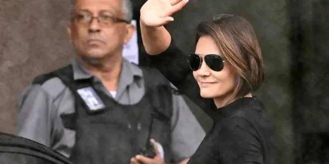 Guerra interna: Michelle Bolsonaro ataca Allan dos Santos