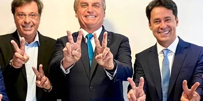 Ocaso: presidente do PL em Pernambuco esconde Bolsonaro em propaganda do partido