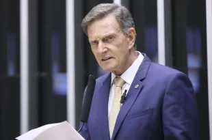 MP denuncia Marcelo Crivella por esquema de propina de R$ 32 milhões