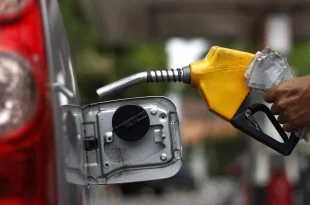 Petrobras reduz em 5,2% o preço da gasolina para distribuidoras a partir de amanhã