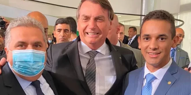 Prefeito do União Brasil é alvo da PF por desvios de verba da Saúde
