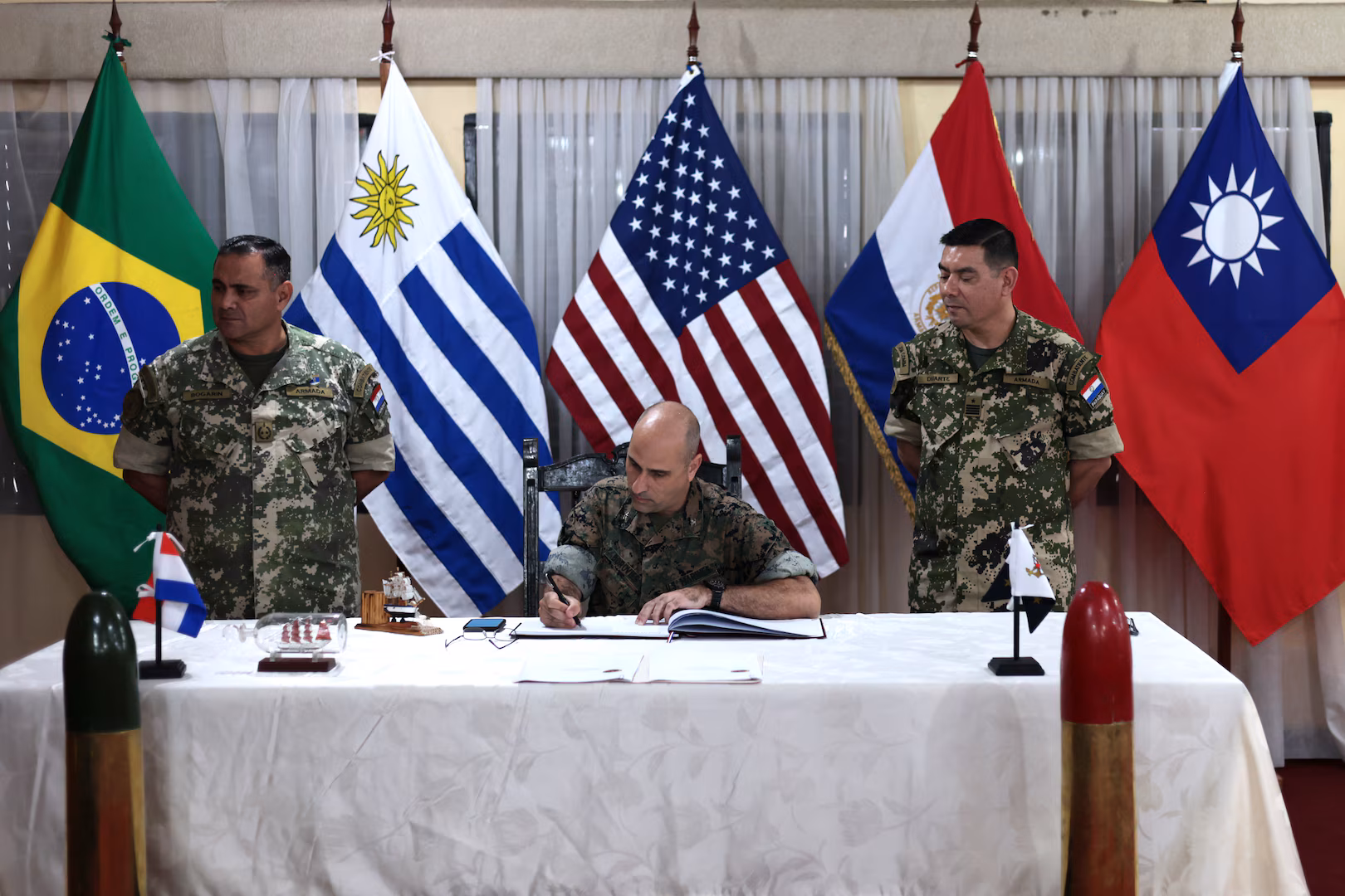 Tropas do EUA desembarcam no Paraguai: Trump aumenta presença militar na América do Sul