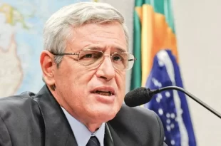 General Rocha Paiva, vetado em visita a ex-comandante, escreveu projeto para Brasil pós golpe