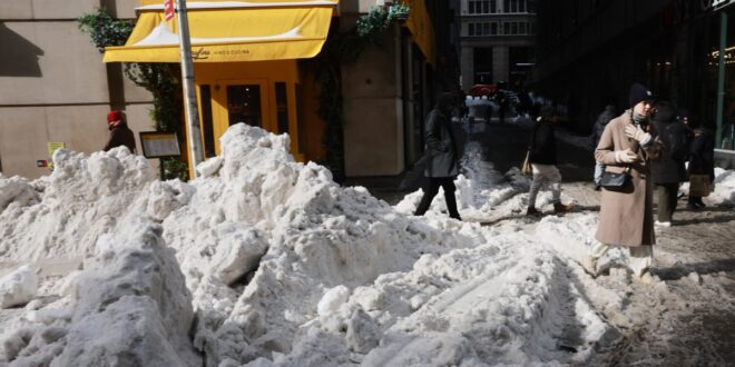 Onda de frio que deixou 30 mortos nos EUA é evidência da crise climática, alerta meteorologista
