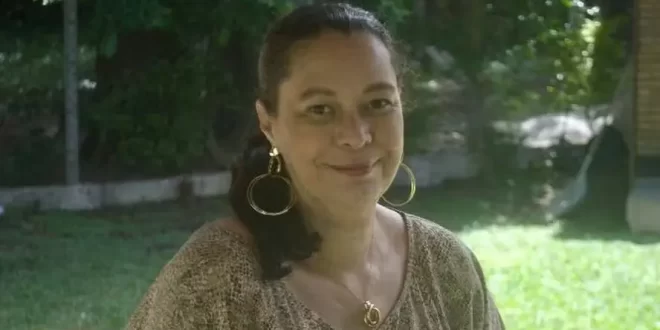 Filha de Olavo de Carvalho é encontrada morta em casa