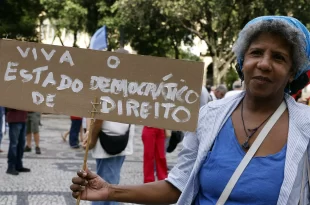 A democracia é o inferno dos fascistas