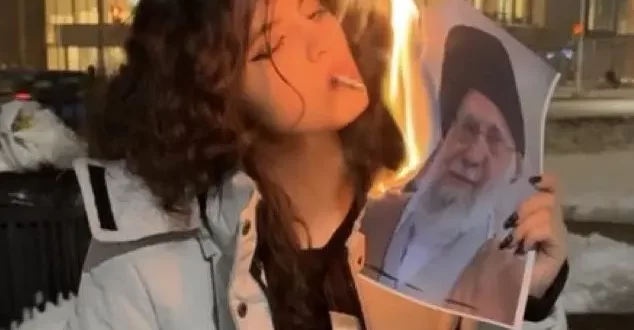 Mulher transformada em símbolo da rebelião iraniana é do Canadá