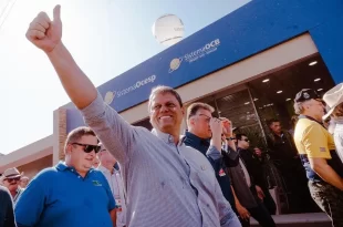 Perfis de fofoca nas redes recebem até R$ 20 mil, cada, para promoverem Tarcísio