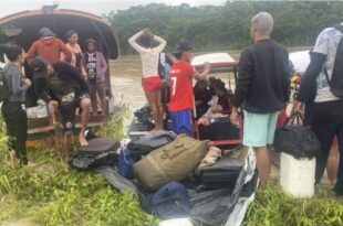 Barco com time de futebol naufraga a caminho de Jordão; homem está desaparecido