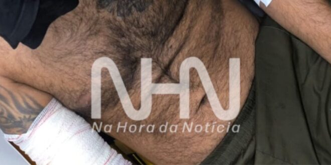 Violência em Rio Branco: ferido a golpes de terçado pede ajuda em praça pública
