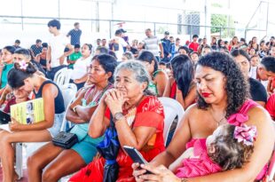 Em Tarauacá, governador Gladson Camelí assina autorização para a construção de novas unidades habitacionais