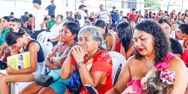 Em Tarauacá, governador Gladson Camelí assina autorização para a construção de novas unidades habitacionais